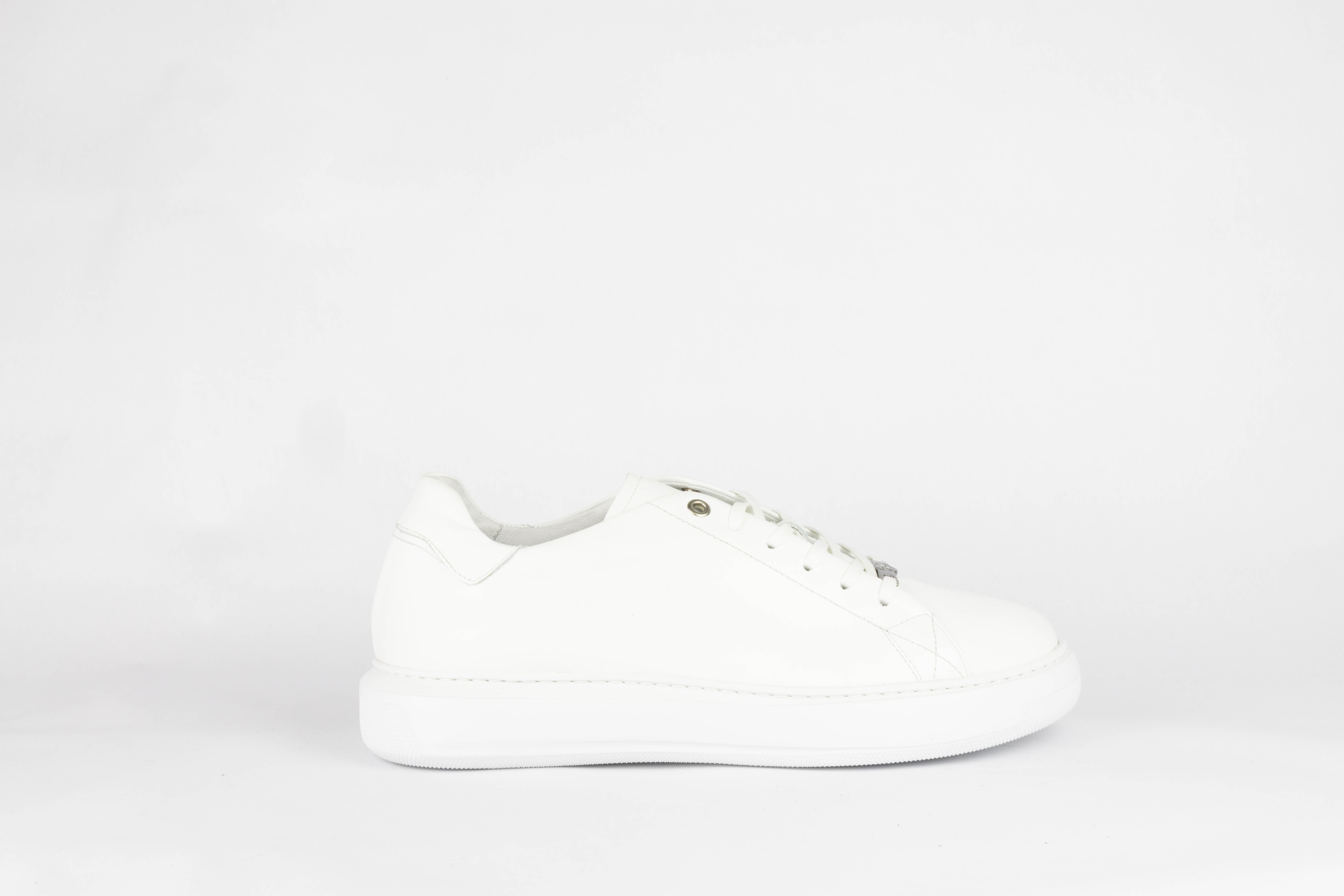 Stepforward - Liam All White
